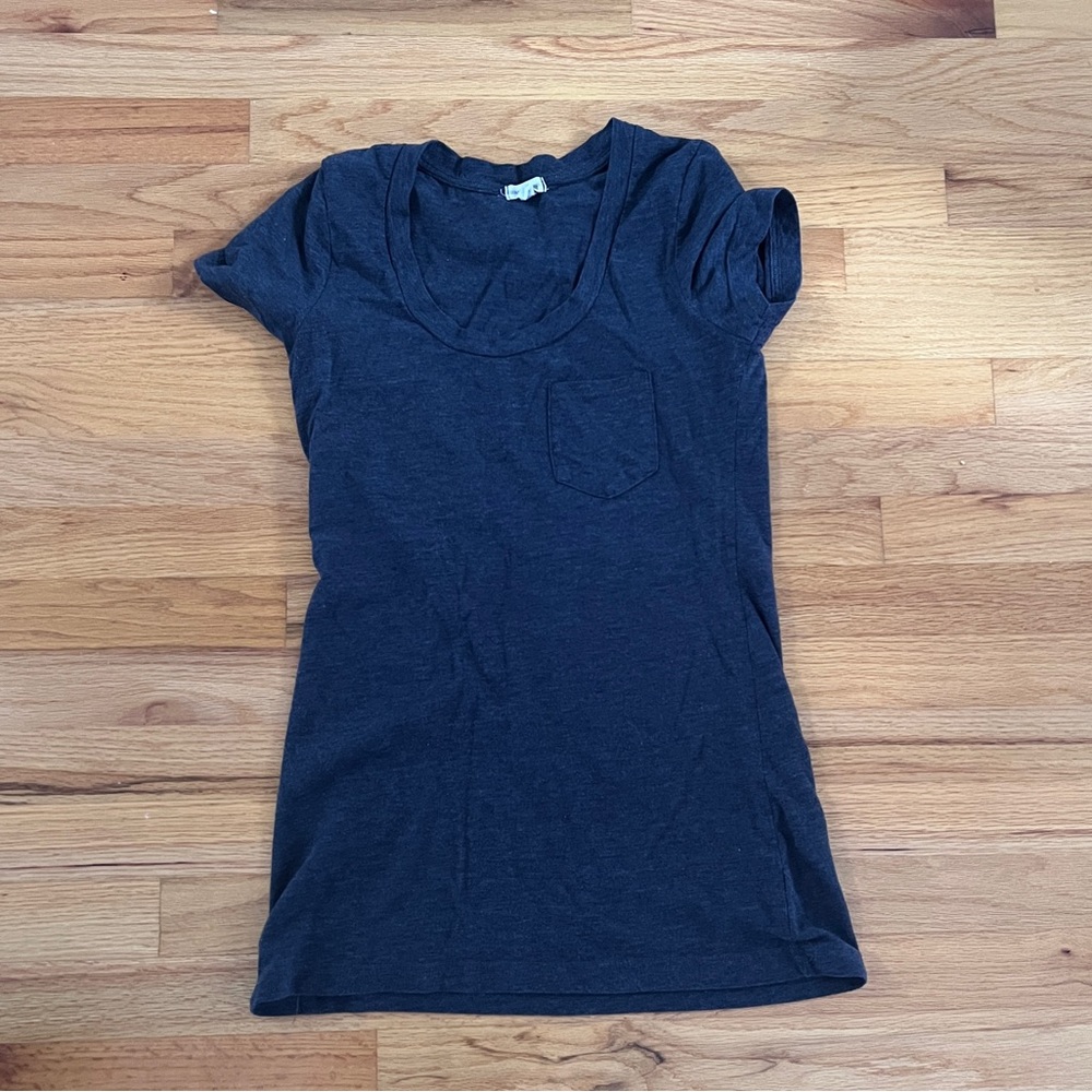 Zenana Outfitters Scoop neck dark gray short sleeve t-shirt. Size S